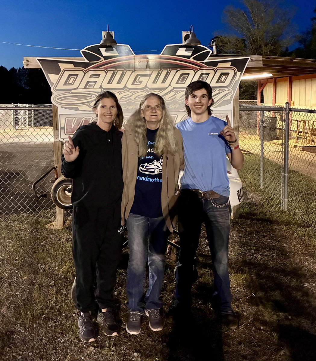 CountryTash tweet media