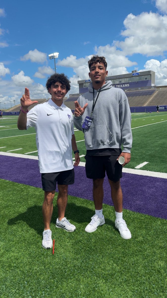 Bryangivesu6's tweet photo. Had a great time at @TarletonFB met and talked to a lot of great coaches definitely looking forward to staying in contact. @Coach_Benitez1 @CoachCamMckeon @JadenEdmond1 @CoachDJWagner @CoachAphill https://t.co/GZBc3S3WTe