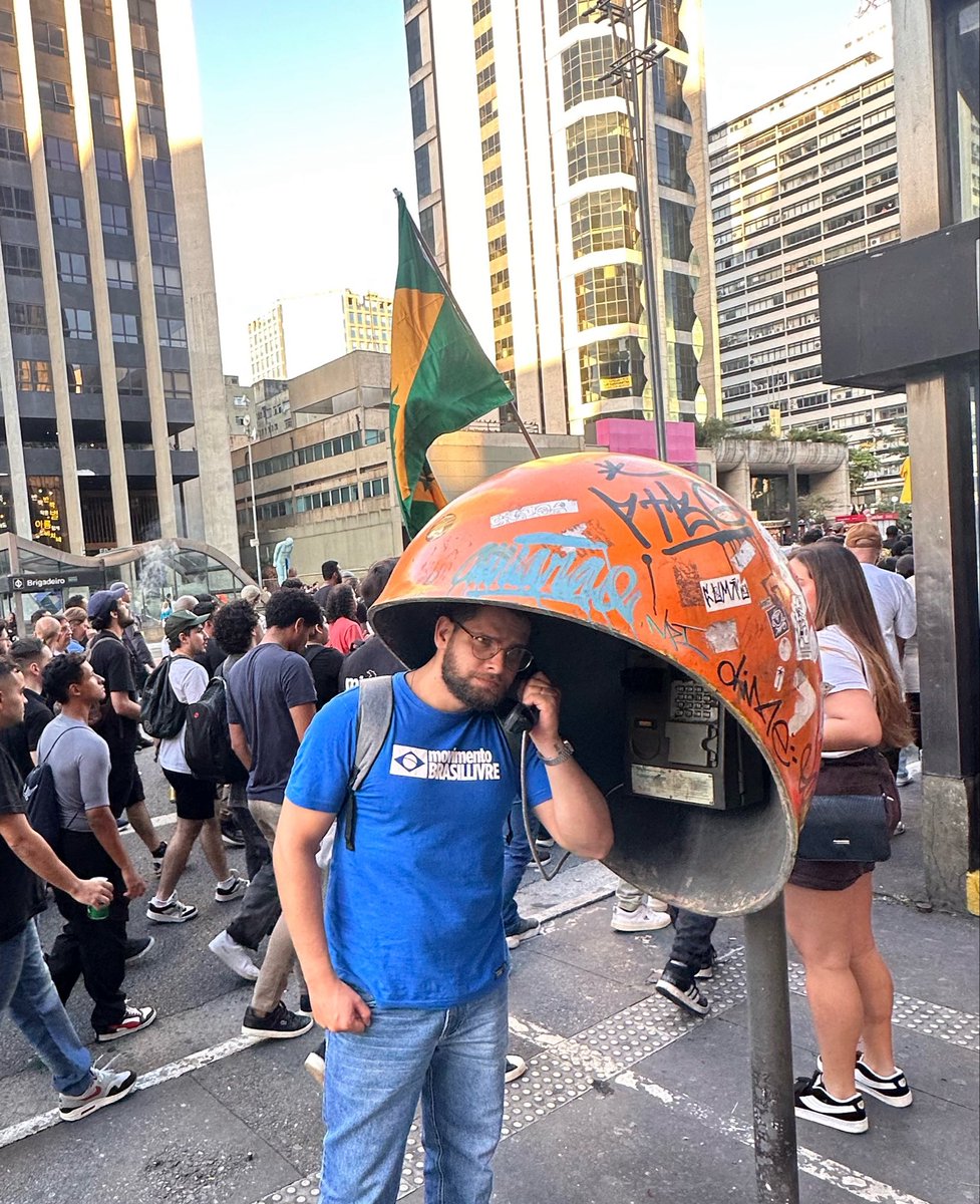 bervalladaresmg's tweet photo. Alô, Foi aqui que pediram impeachment de ministros?
#foratofolli #foramoraes #avenidapaulista #marchacontracorrupção https://t.co/gXoneYiZsz