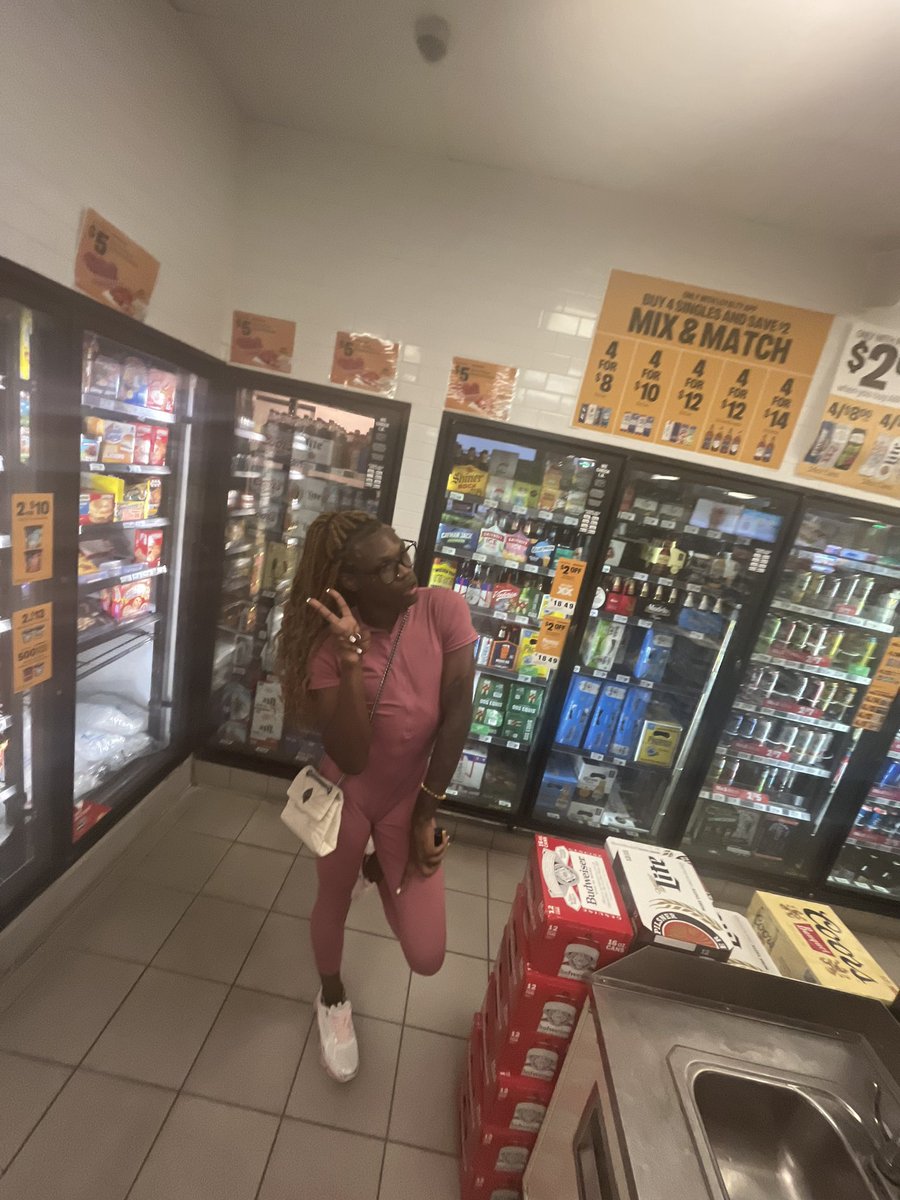 onlyoneslutmaddii tweet media