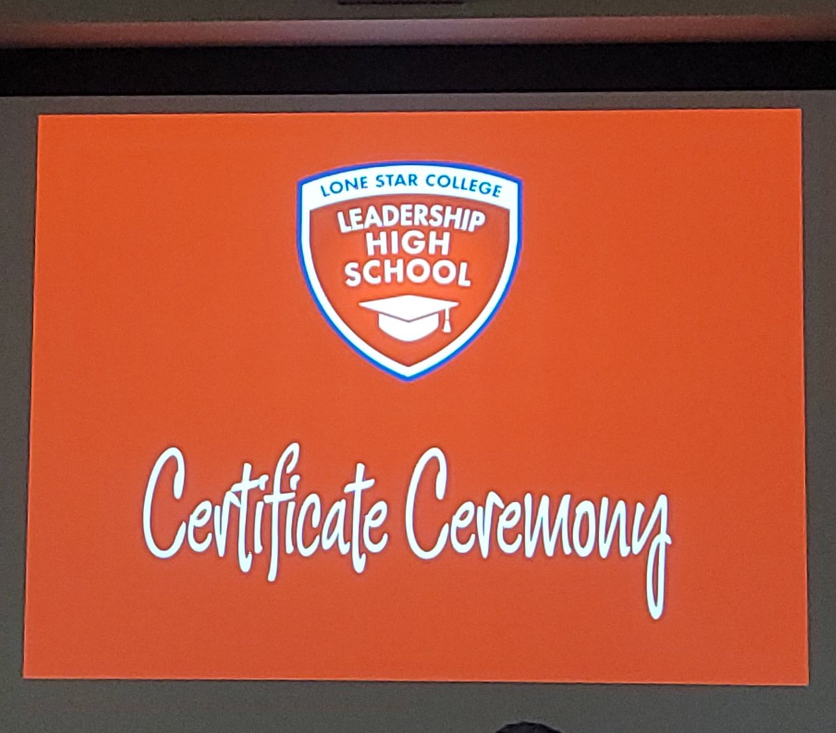 BethsaidaGlez's tweet photo. Congratulations son🎉. Thank you for everything Ysabel Luna💐🙏👏🫶 https://t.co/lPinJHTrxL