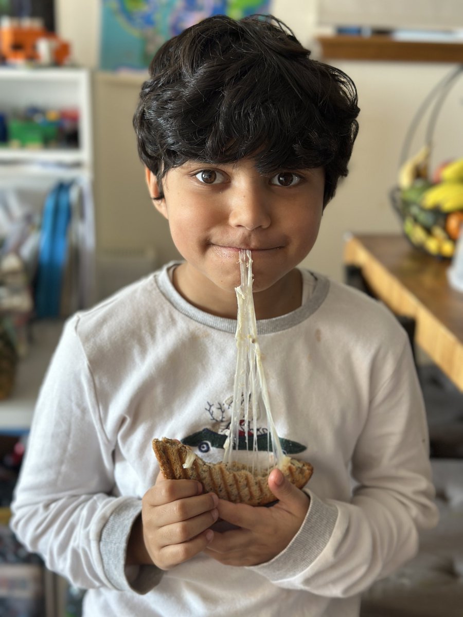 hungryfortoys's tweet image. Who won, you decide 
We considered competing to see whose cheese pull was longer when stretching the melted cheese from our toasties.
Happy weekend happy Saturday ❤️
#saturdayvibes #fyp #holidays