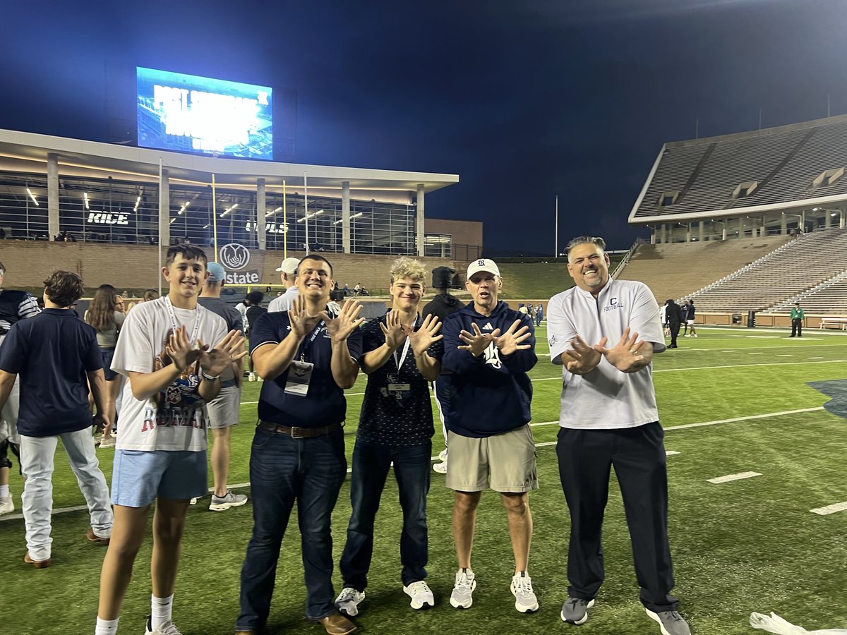 William_Canovas's tweet photo. I had a great time at @RiceFootball last night!!  It was great getting to see them practice!! @clhstxathletics @Coach_EA31 @tapps247 @TXPSMedia @TXPrivateFBGuy @nbaker2_ @_CoachMunch @cdavie51 @CoachWilson_ @Scott_AbellFB @AtTheRoost @RiceOwlsFB @Owlsportswatch https://t.co/25xh4bjYG2