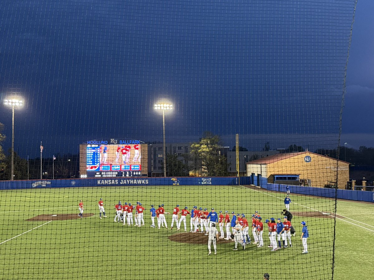 jwebb838's tweet photo. Sweep No. 12 UCF ✅
10 straight wins ✅
1st place in the Big 12 ✅
Fun weekend at The Hog ✅ https://t.co/e8c1cM9hGR