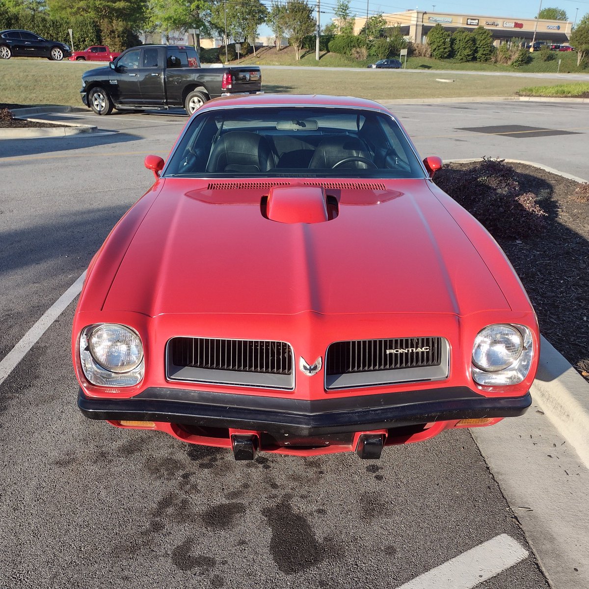 67gta390's tweet photo. Here is one for my TRUE Gear Head friends. I saw this out in the wild this morning at my local Chick Fil A. I talked to the owner. He bought it new in 1974 from a dealership in North Carolina. He wants to have it stripped and repainted. Said recent estimate was $20,000!!! It is SOLID but paint is cracking. Told me he can't afford that price and guess he will just drive it.
📸@67gta390