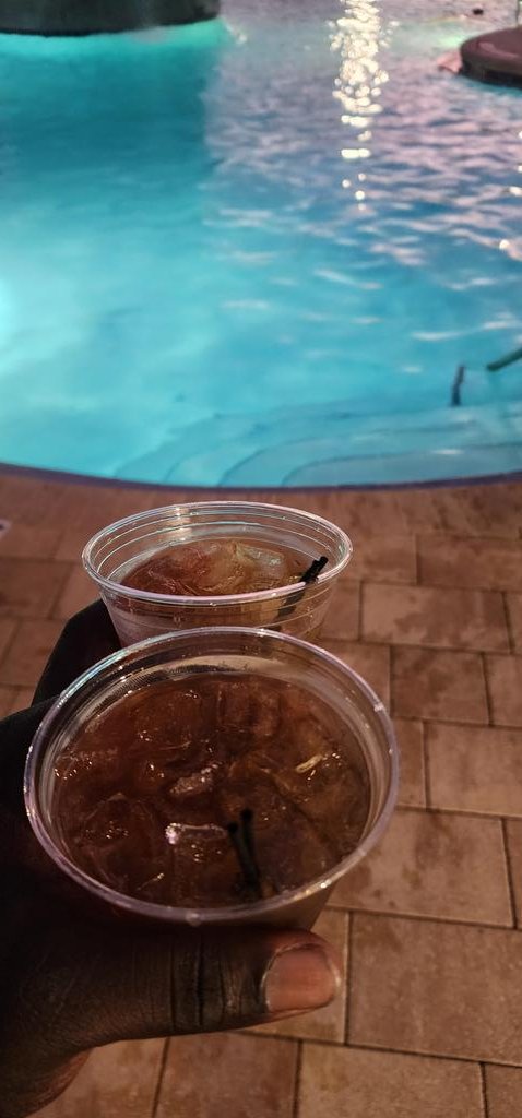 iamboss_223's tweet photo. Somewhere minding my business... https://t.co/bhE411RUnd