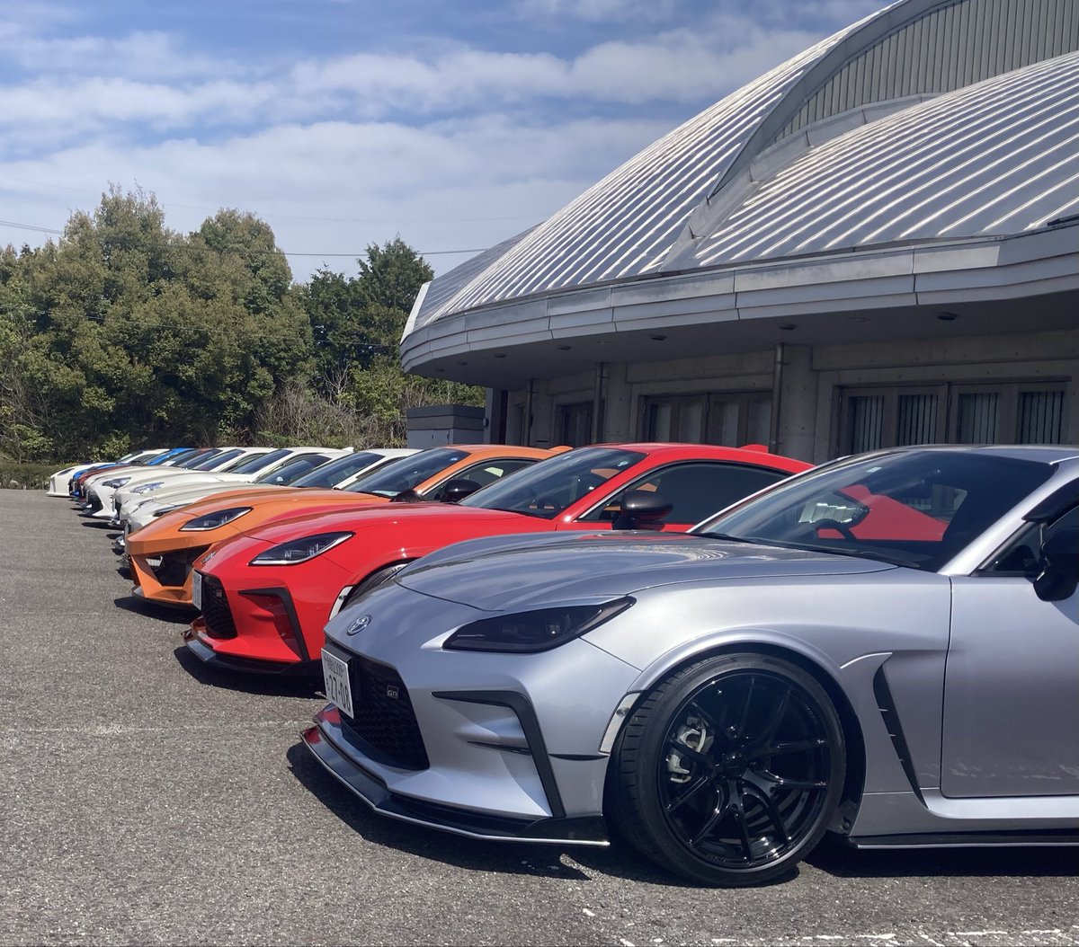 terushi10's tweet image. #関西8Bで会いましょう

到着！
シルバー8型については、
現在1台のみということ、
ご報告しますm(__)m