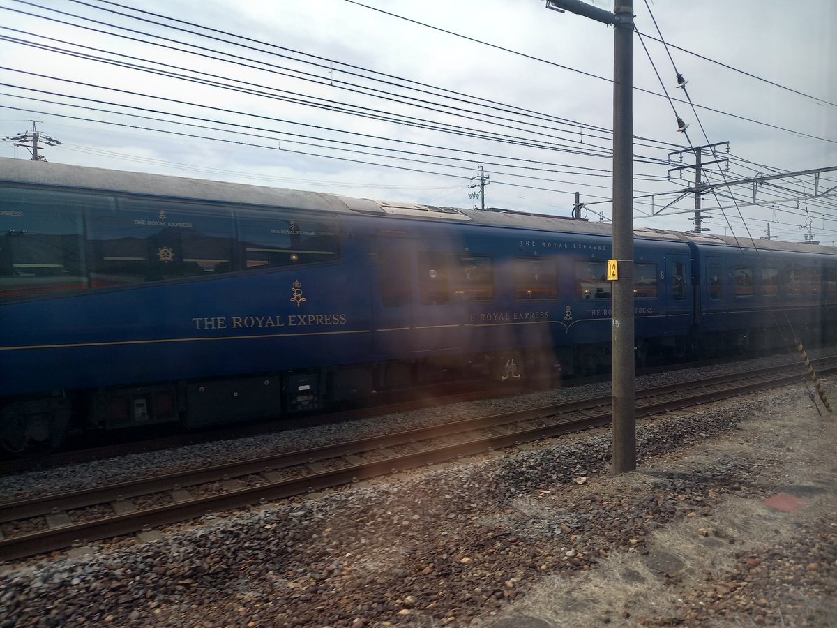 bggws708's tweet photo. 4/12
#関ヶ原駅 に #ROYALEXPRESS が😮 https://t.co/odMYBbSmQY