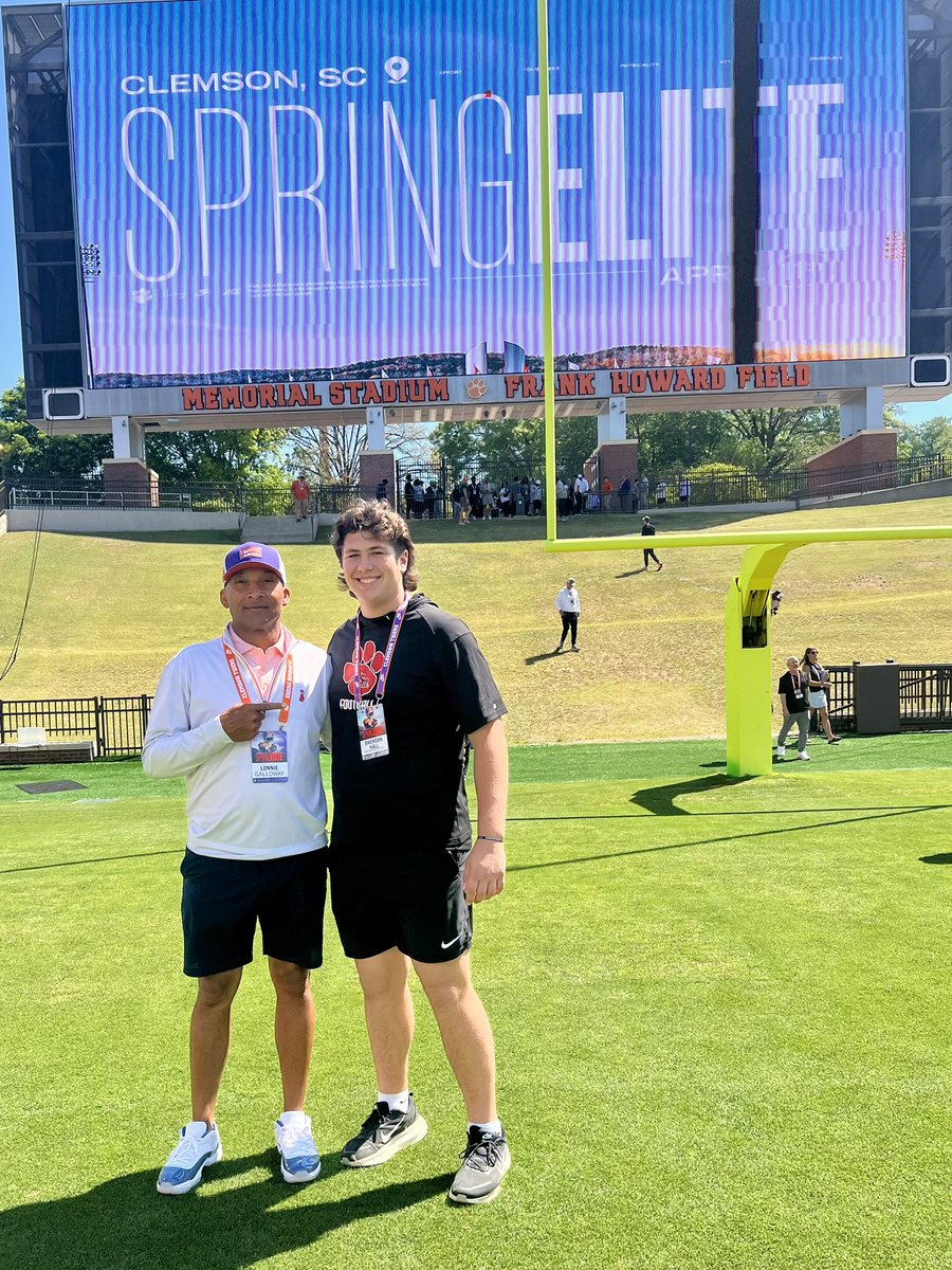 Brendan Hall tweet media