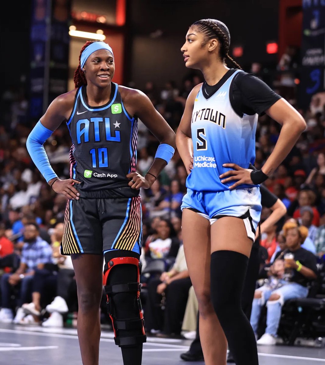 I talk hoops 🏀 tweet media