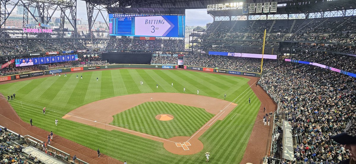 SeaFanTX's tweet photo. Game #4 - Great start to the series.  Keep it rolling boys!  @Mariners #GoMS https://t.co/Zs9UQqwUQm