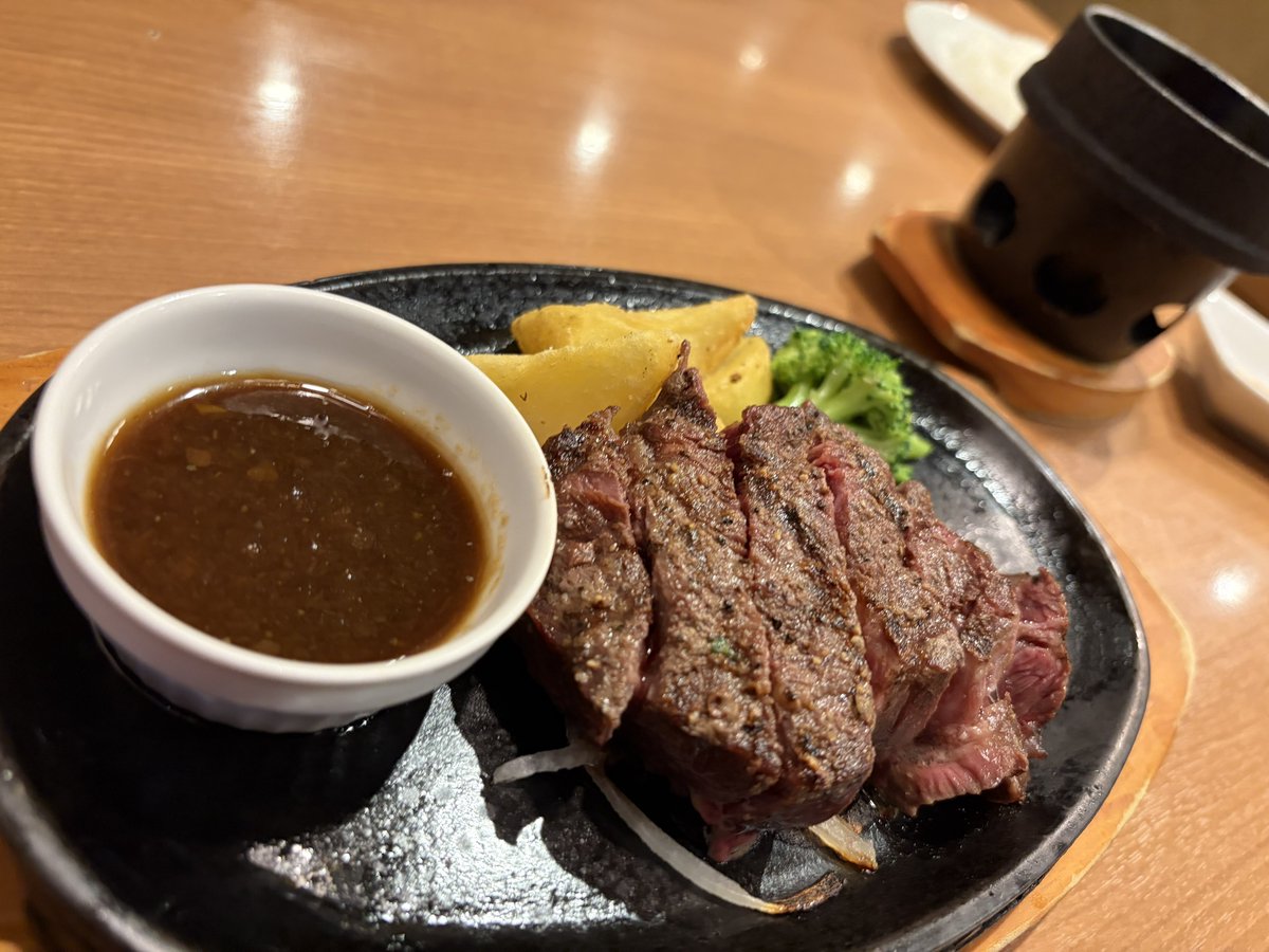 けけまる tweet media