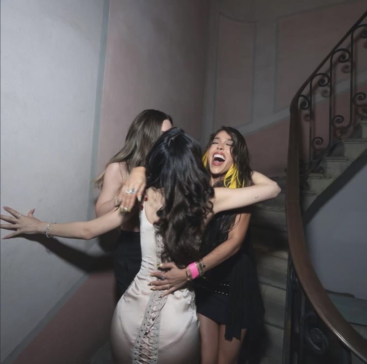 yo creo que va primero DANNA x BELINDA, después D x KENIA Os y después el junte de la trinidad ⭐️👀