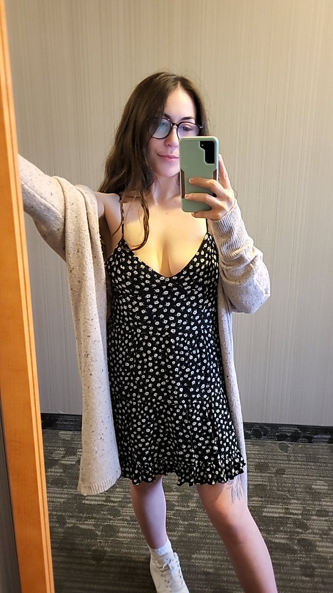 dani daydream tweet media