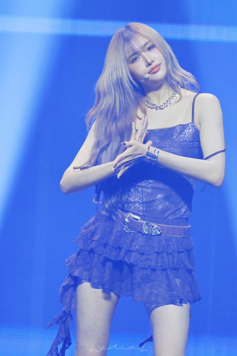 LydiaLlydiaL's tweet photo. 2026.04.11 🇲🇴微博文化交流之夜

<CODE>

#EVERGLOW #에버글로우
#이유 #시현 #온다 #아샤
#EU #SIHYEON #ONDA #AISHA https://t.co/Hk0F9tT6Yc