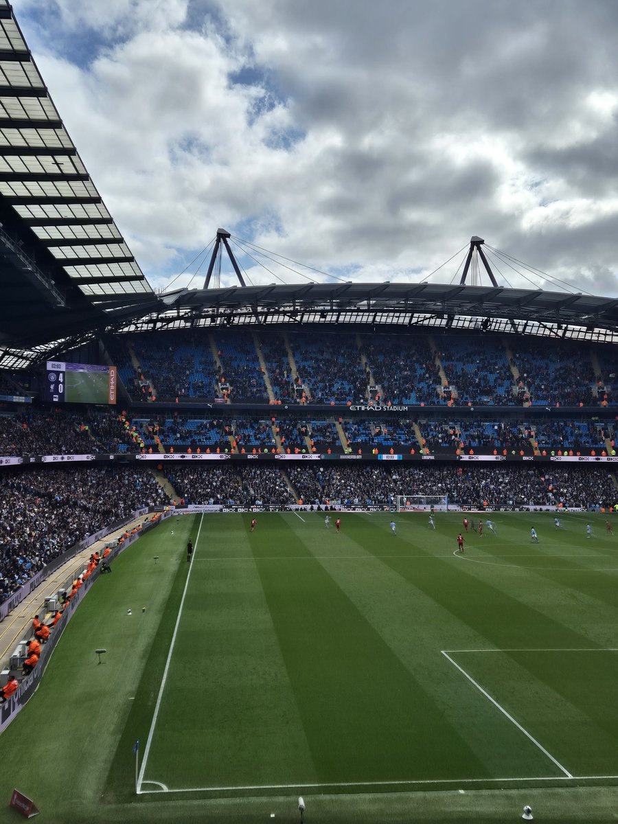 uwerosler28's tweet image. Liverpool fans last week.