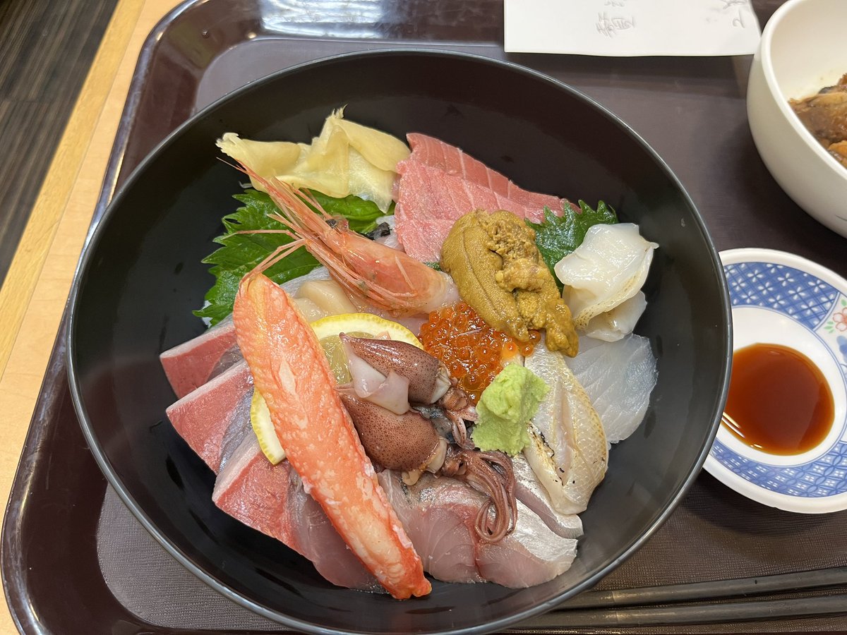jimmiy12's tweet photo. ミニで新潟まで来たでぇ〜遠かったけどご飯美味いからまた来よう🍣 https://t.co/H8vaa7XNmo