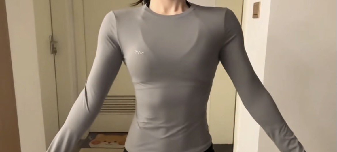 腹筋女子共有 tweet media