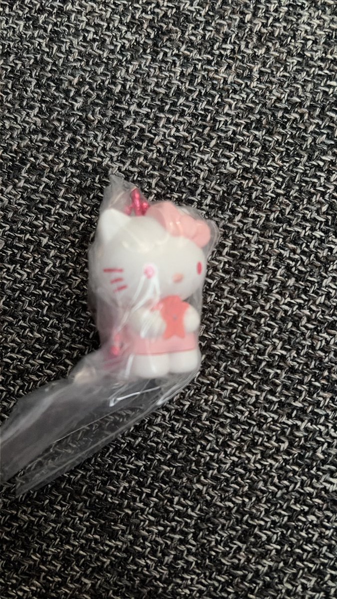 yuippe09's tweet photo. @ty35o 検索より失礼します。
下記のものとポチャッコ交換可能でしょうか？ご検討よろしくお願いします。 https://t.co/c916S9lwny