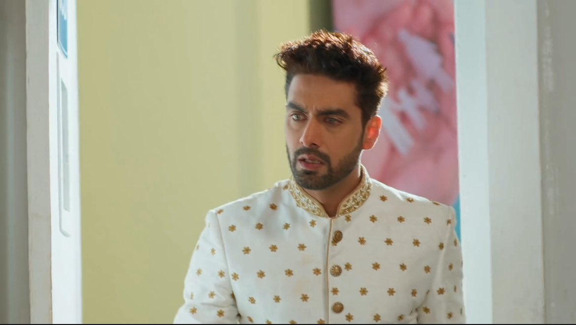 Abhimaanaaira's tweet image. These expressions are enough for praising you  captain sahab🔥
@ROHITPUROHIT00 what an actor you are!!!!🧿💙

#yrkkh #armaanpoddar #rohitpurohit