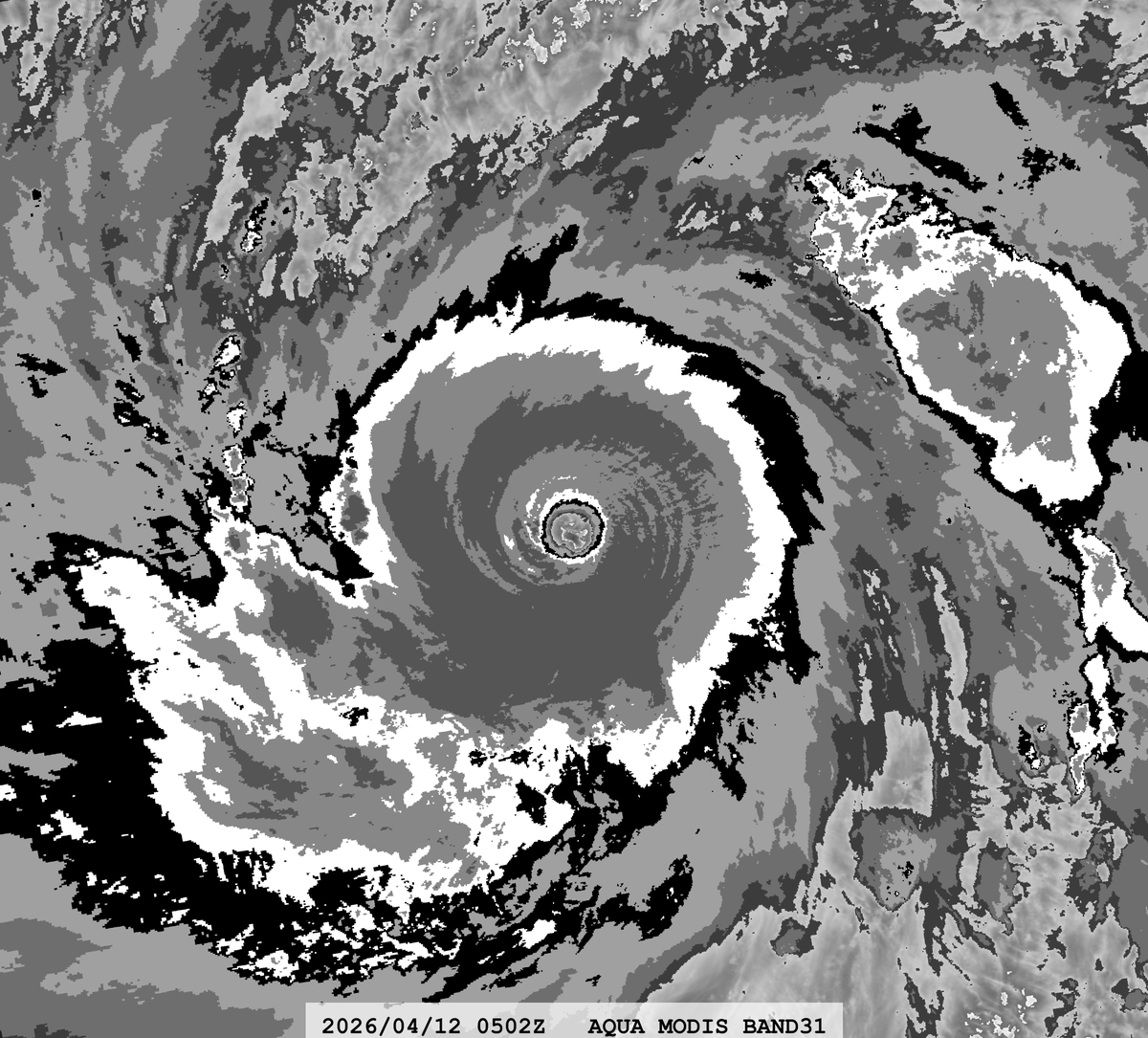 zeb199818's tweet photo. #04W Typhoon #SINLAKU
Satellite: #AQUA #MODIS
Channel :
BAND-01 (0.645 µm) 250-m
BAND-27 (6.715 µm) 1-km
BAND-31 (11.030 µm) 1-km
Time : 2026/04/12 0502Z
Eye Temp (IR) : 22.32 °C
Eye Temp (WV) : -24.50955 °C
CPA : ~200 km
Data Source : LANCE Near Real Time (NRT) L1B https://t.co/edfq4m0vDm