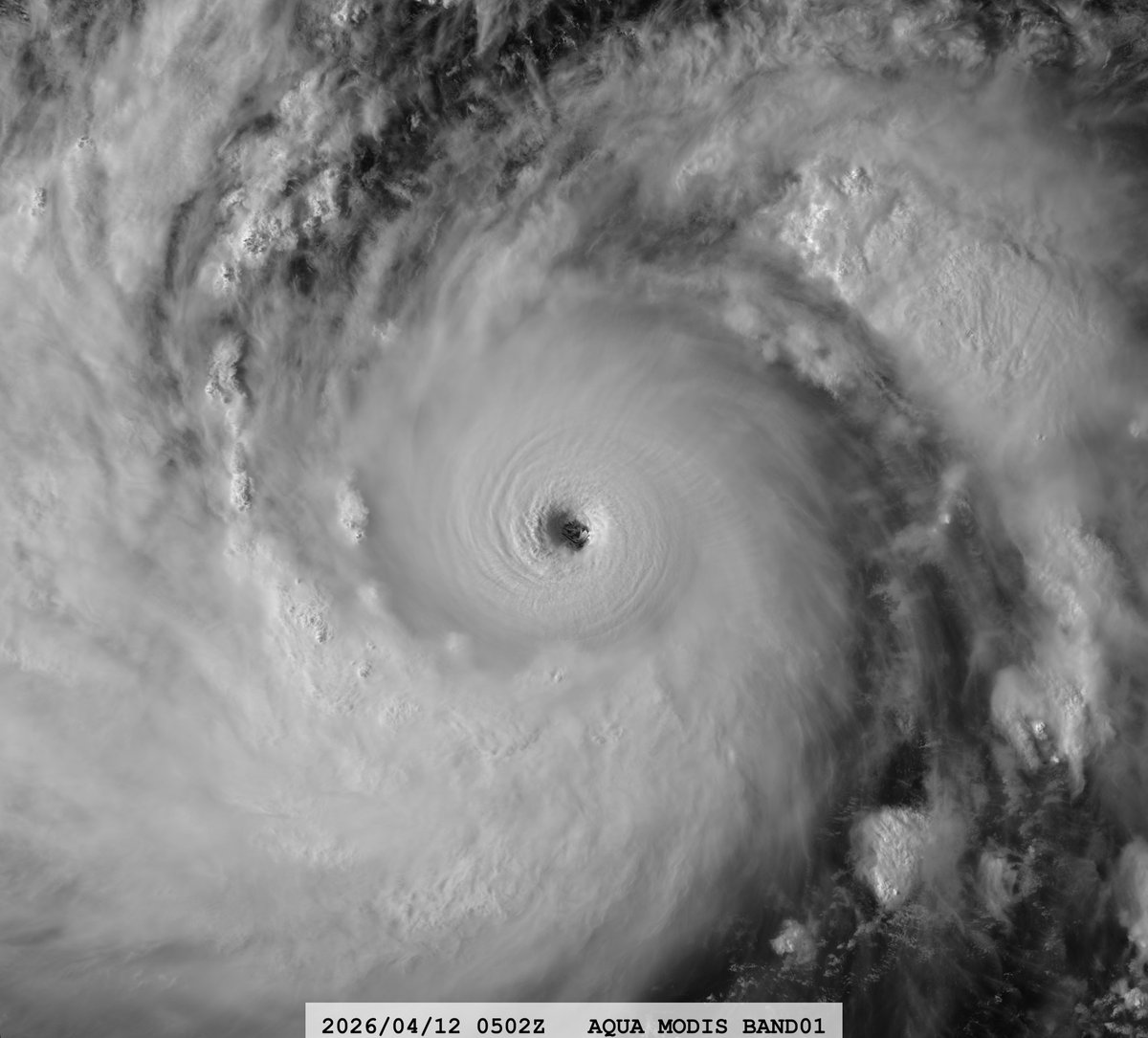 zeb199818's tweet photo. #04W Typhoon #SINLAKU
Satellite: #AQUA #MODIS
Channel :
BAND-01 (0.645 µm) 250-m
BAND-27 (6.715 µm) 1-km
BAND-31 (11.030 µm) 1-km
Time : 2026/04/12 0502Z
Eye Temp (IR) : 22.32 °C
Eye Temp (WV) : -24.50955 °C
CPA : ~200 km
Data Source : LANCE Near Real Time (NRT) L1B https://t.co/edfq4m0vDm