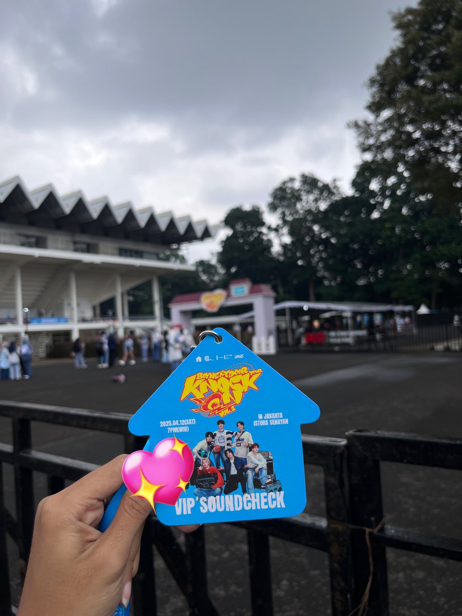 rftaeyou's tweet image. A year ago today!! Core memory ⚡️🫶🏻

#BOYNEXTDOOR #보이넥스트도어 #BND #KNOCK_ON_Vol_1 #KNOCK_ON_Vol_1_IN_JAKARTA