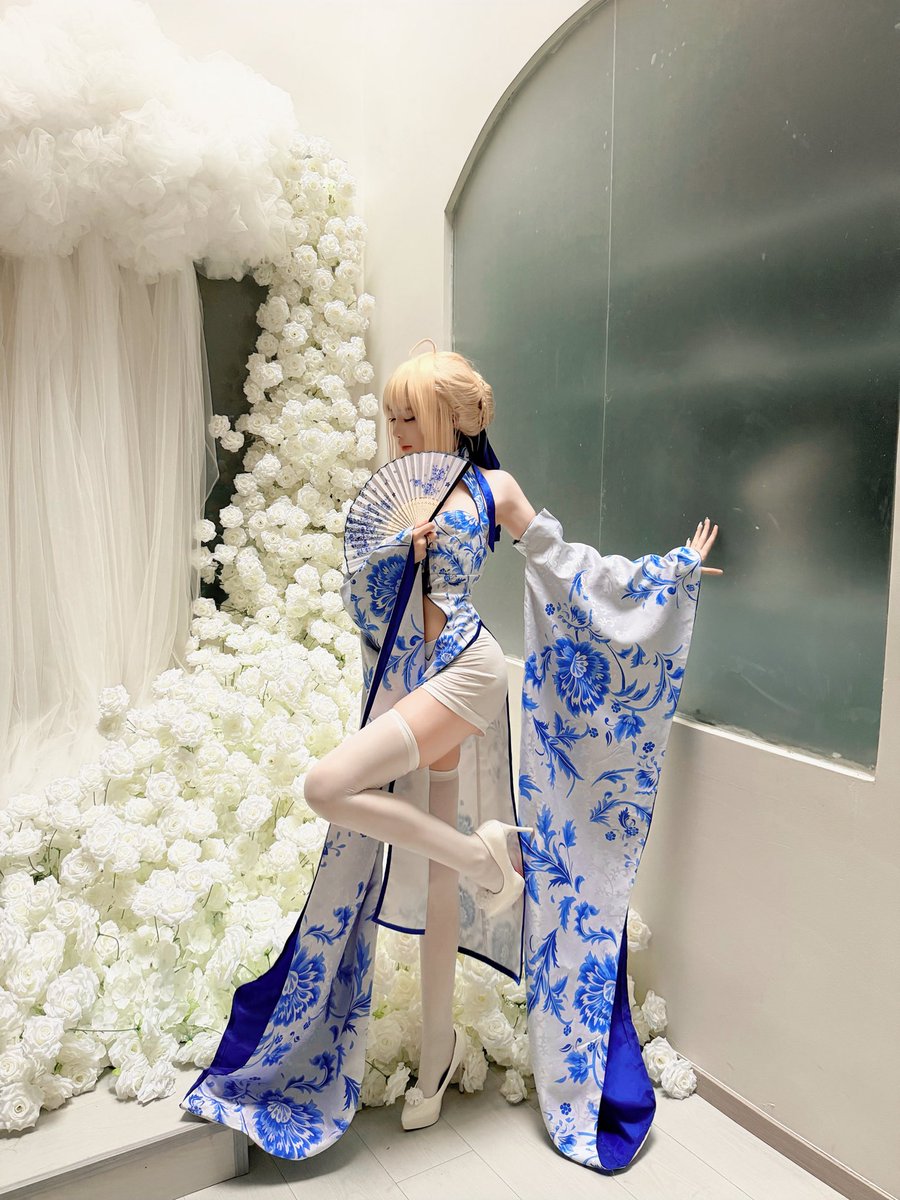 Tong0v0's tweet photo. 吾王
#saber #saber青花瓷 #cos https://t.co/0693YASaSm