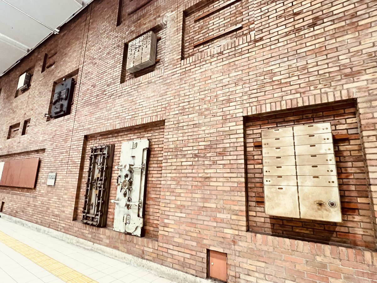 アツミ tweet media