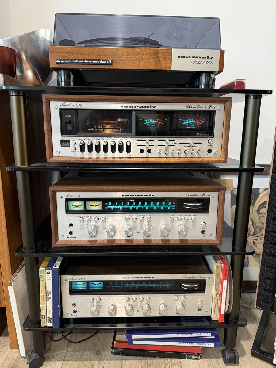 LesPurves's tweet image. I’m away for work, so it’s been all iPhone listening at the moment…

It’s convenient but I definitely miss the warmth and depth of spinning vinyl on my analogue setup.

Nothing quite compares. What do you think? 🎶

#Vinyl #AnalogSound #NowPlaying #MusicLovers #HiFi