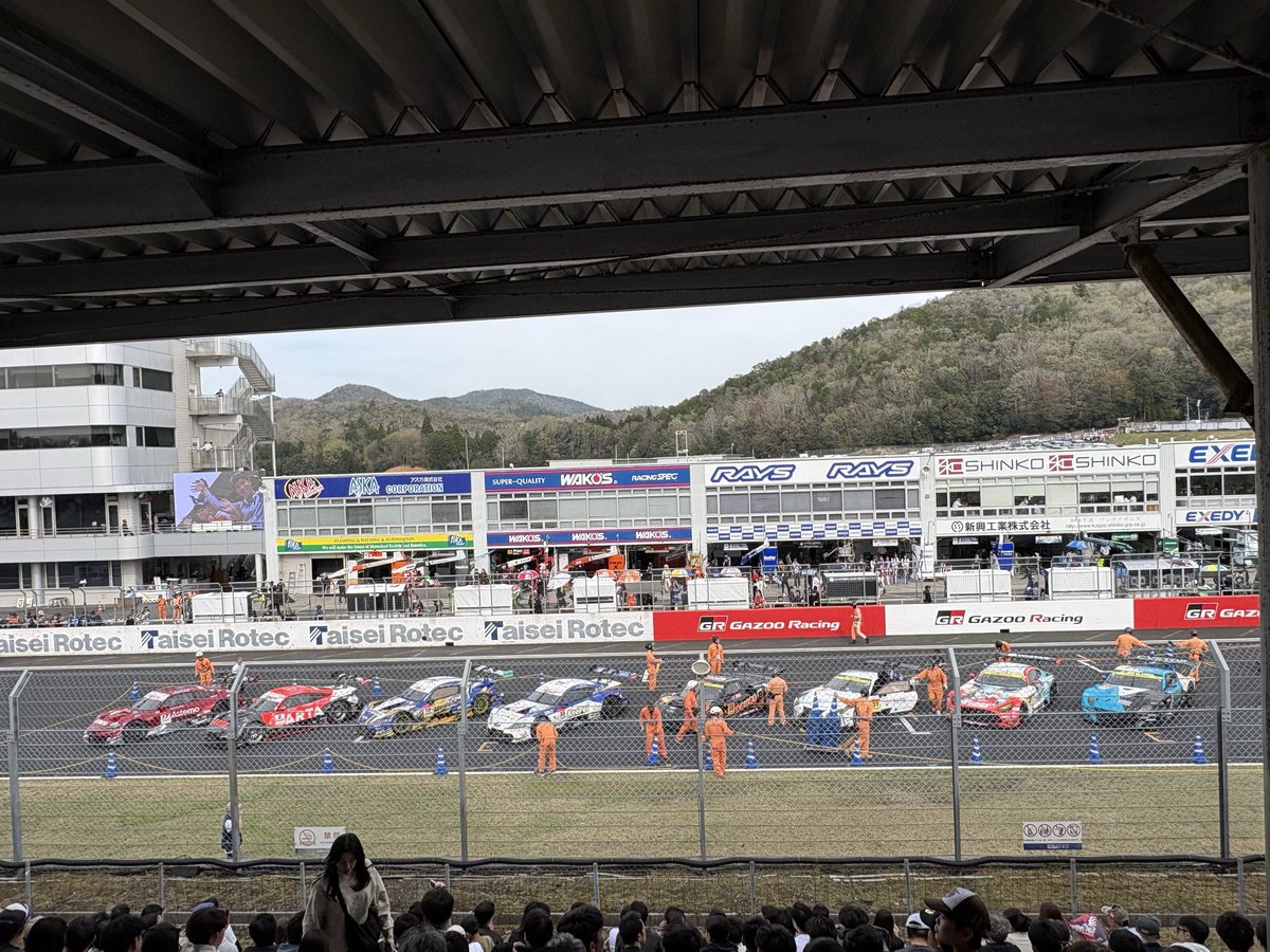 バート tweet media