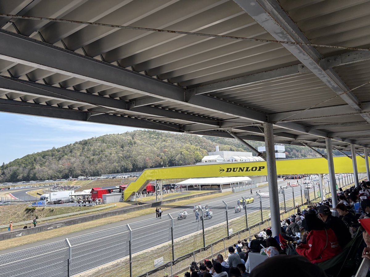 バート tweet media