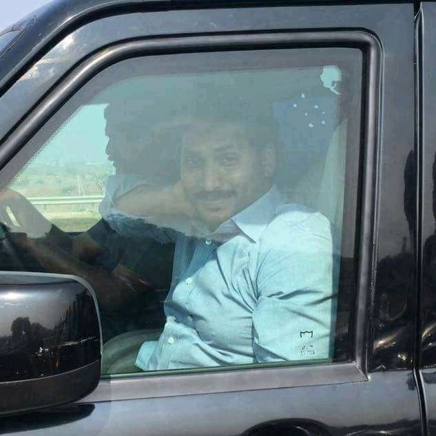 వై.యస్.‌ఆర్‌ కుటుంబం™ tweet media