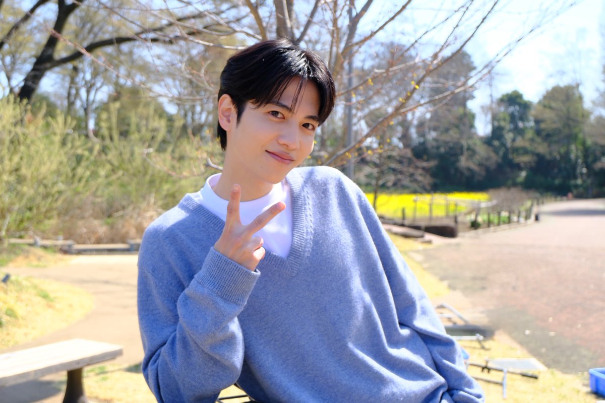 10kaikitte_ntv's tweet photo. ／
10回切って倒れない木はない
放送まであと1️⃣時間☝️
＼

第1話の冒頭シーン
とても幻想的で、ちょっと切なく
でも、心温まるそんなシーンです！
ぜひお見逃しなく👀

#日ドラ10回切って で
たくさんつぶやいてください！

TVerお気に入り登録💗
https://t.co/716vF22s2B

志尊淳 https://t.co/xfmjGqQ0Jz