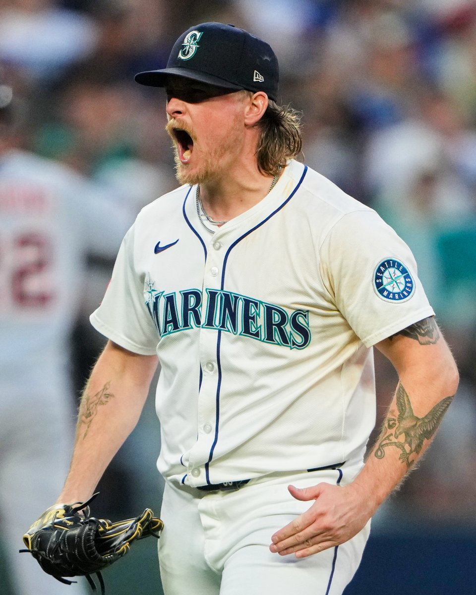 Mariners's tweet photo. Happy birthday, Gabe Speier 🎉🎉🎉 https://t.co/903hJMiFnC