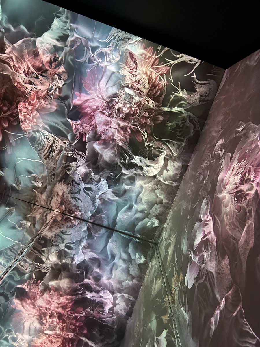 S_Huntley10's tweet photo. Exhibition Perfume by Yann Nguema, interesting and immersive experience, would recommend. #prestonpark #art #perfume #museum #exhibition #bank #holiday #zero #gravity https://t.co/sxZMPWOSqZ