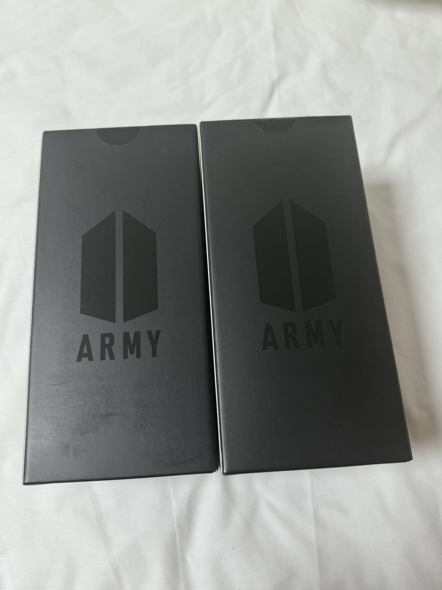 0624chuu's tweet photo. wts lfb selling ph

bts army bomb ver 4 light stick
PHP 3500 each, PHP 3200 each if getting all
5 pcs available 
dop: 1000 dp each rem bal on hand
eta to ph: april 17

last stock ‼️
dm to buy!

/ bts abv4 feta ls goyang arirang https://t.co/NBLAqaJVOo