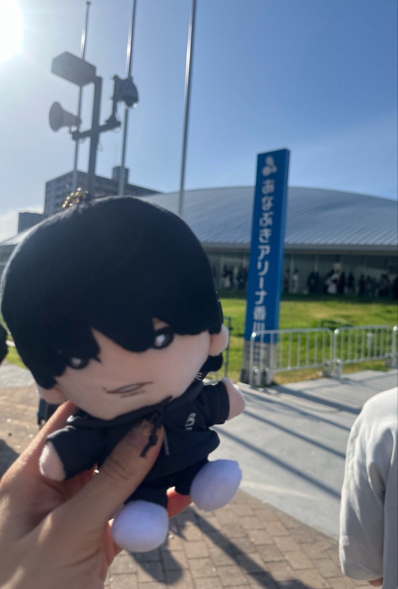 hmrm1809's tweet photo. 4/11昼 あなぶきアリーナ香川
一言でゆうと
ほんっっっとに最高でした！！
今まで入ったことないバクステないかな～って祈ってたら
まさかのバクステ3列目で願いが叶ってめちゃくちゃ近くでパフォーマンス見ることができて感動で泣きそうだった🥲💎
 #SixTONES_MILESixTONES https://t.co/YVxd1CUfBn