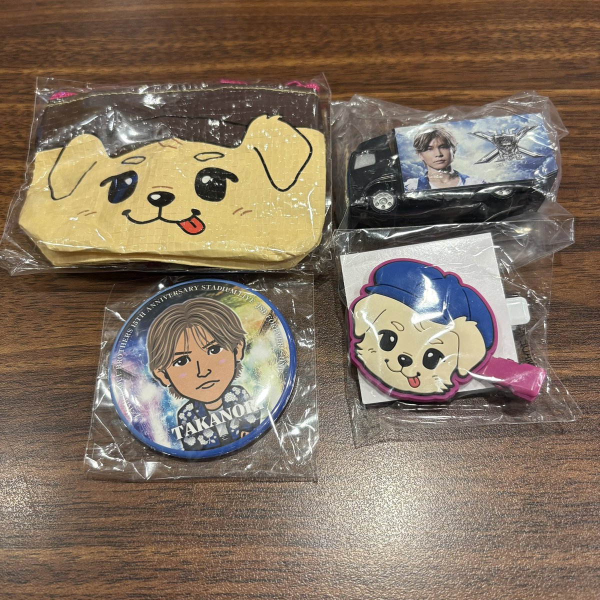 oMiLoVe08's tweet photo. @_3624311 リプ失礼します！
異種になりますが、登坂広臣の缶バッジ同士で交換可能ですか? https://t.co/u7MVPjfngr