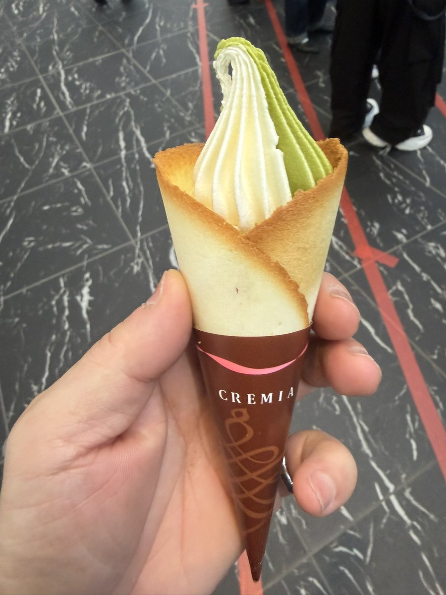 マキシ tweet media