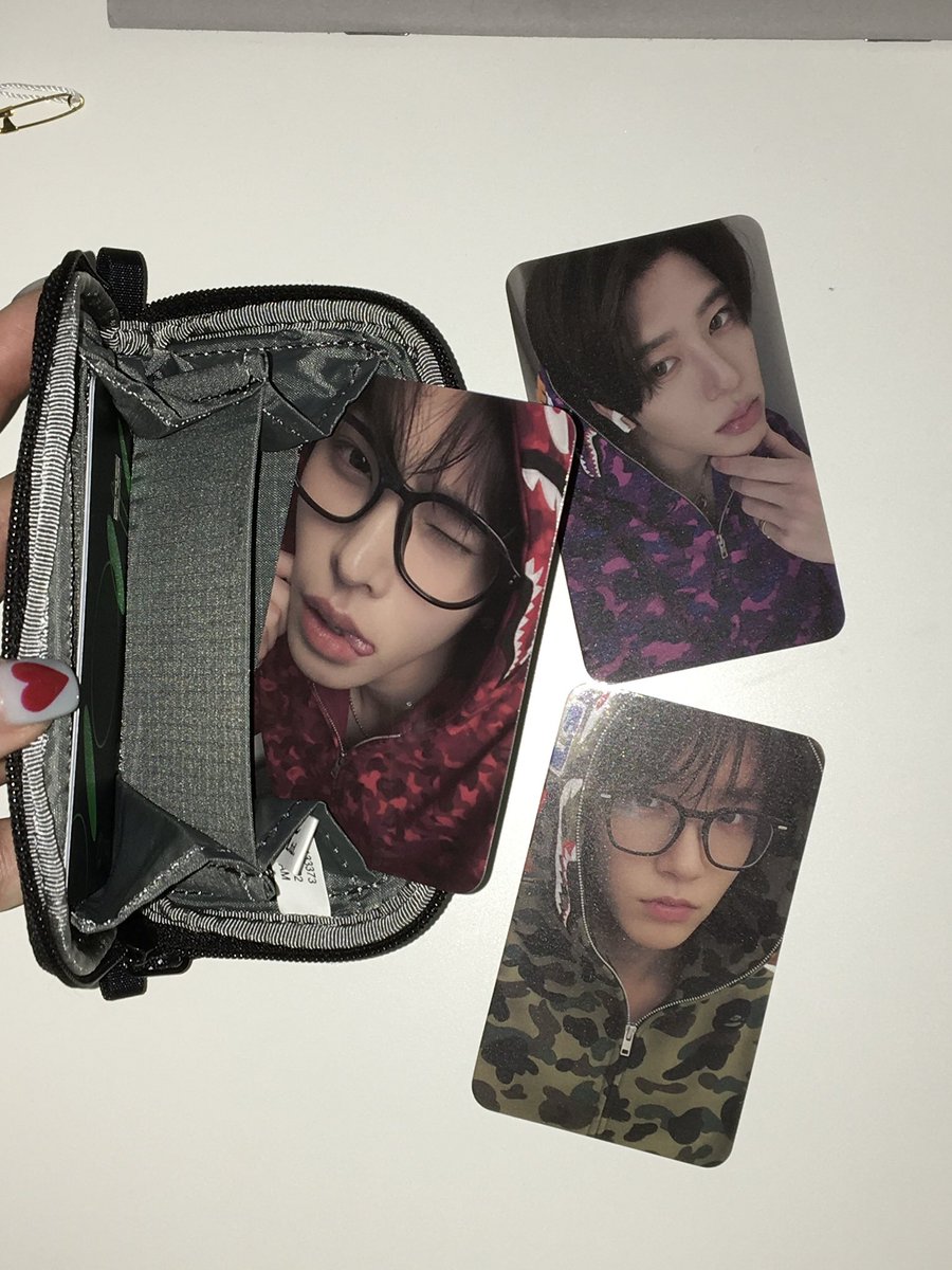 9yeon9_'s tweet photo. 위시였던 지갑이랑 베이프 위시 https://t.co/llMv9WQAEL