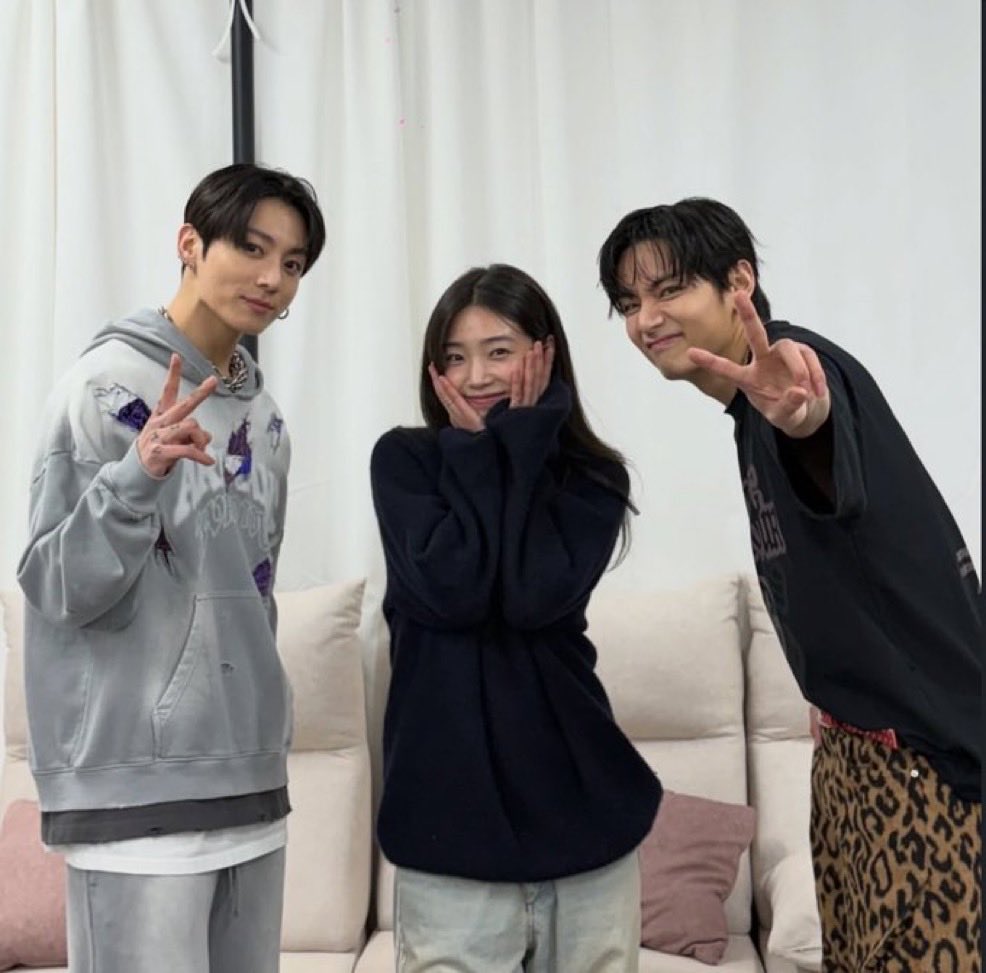 정국ᰔᩚ tweet media