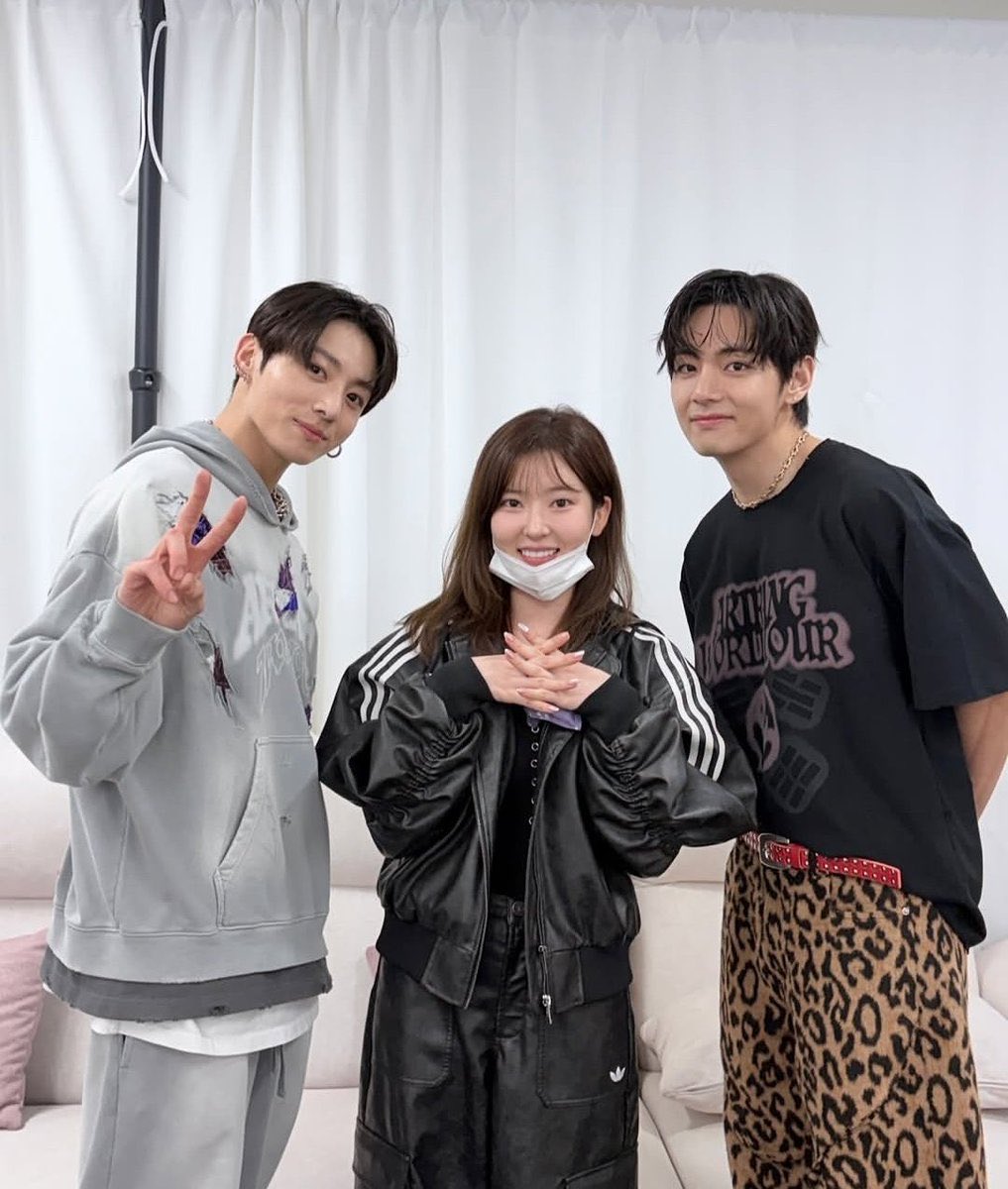 정국ᰔᩚ tweet media