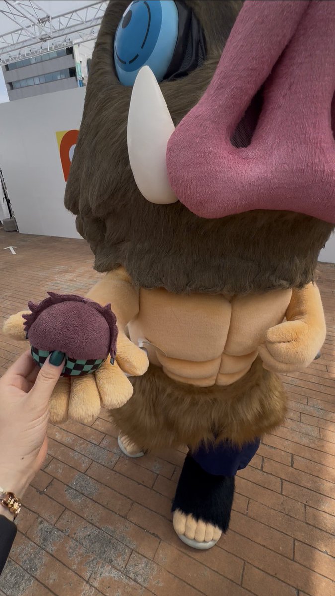 現地で🔥🎴の方とお写真撮ったりグリーティングのハイタッチ会もして貰えて大満足でした🥹🎶