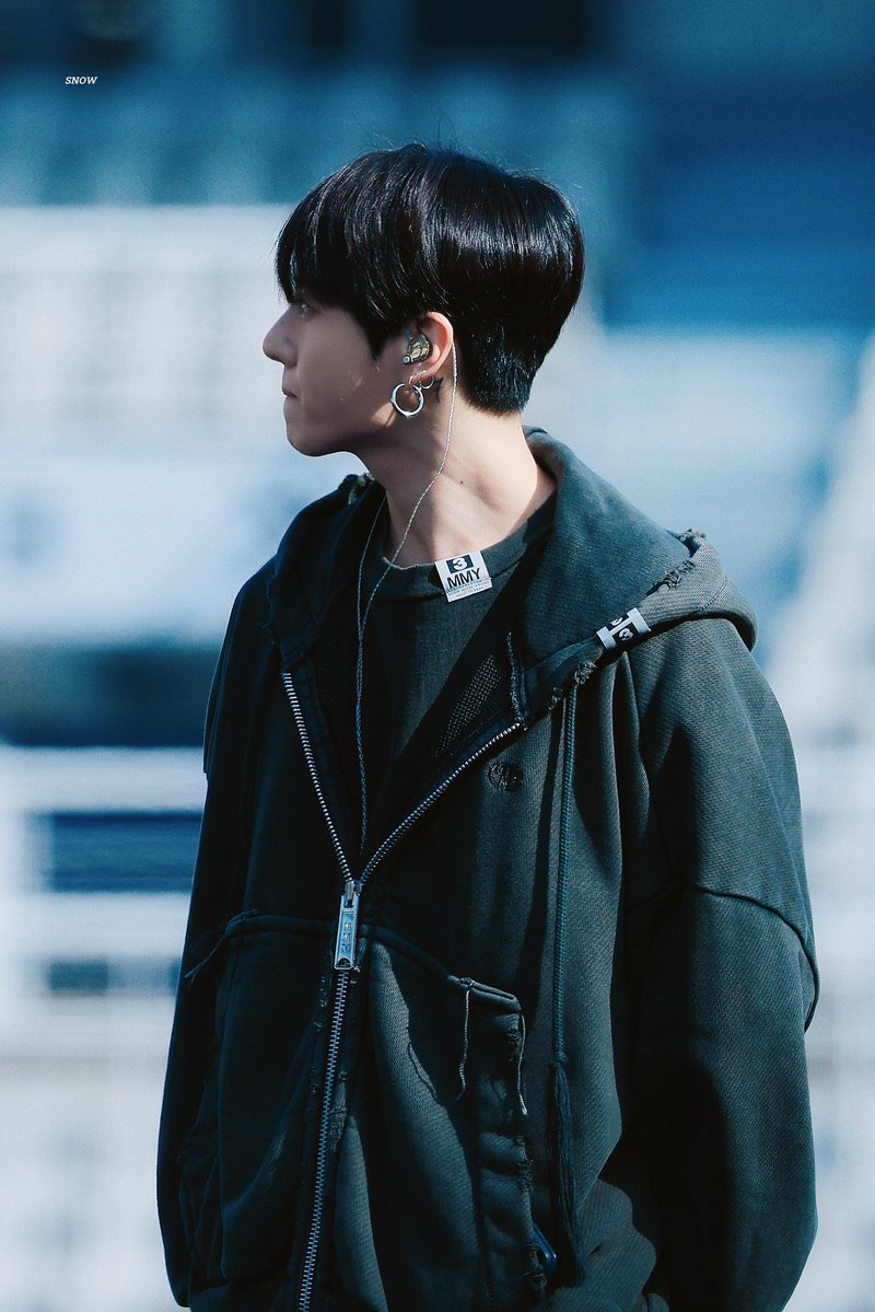 SNOW.🐾 tweet media