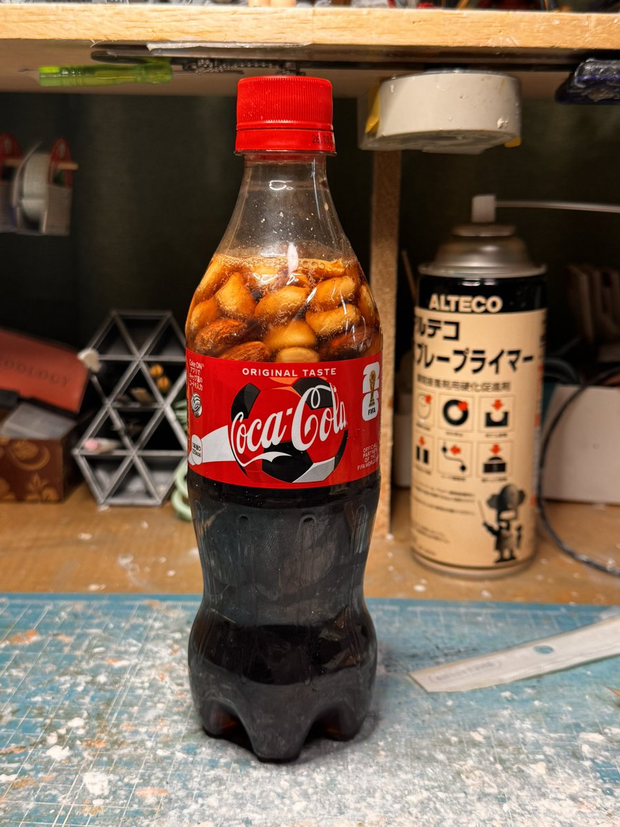 コーラにピーナッツ入れるやつ ミックスナッツもついでに入れてみた