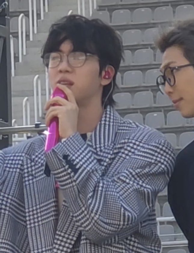 seokjinnie's cheeks 👨🏻🚀💙 tweet media