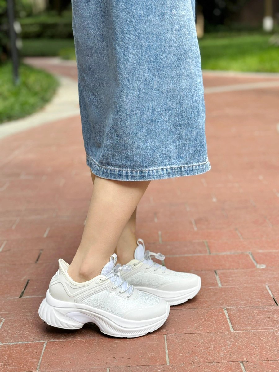 若蘭【國文老師】 tweet media