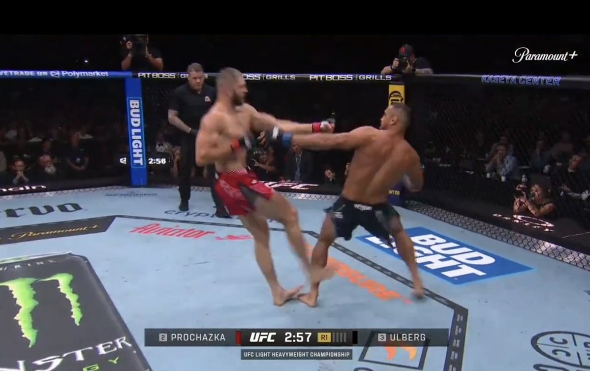 Lucas (MMA Addict) 🦘 tweet media