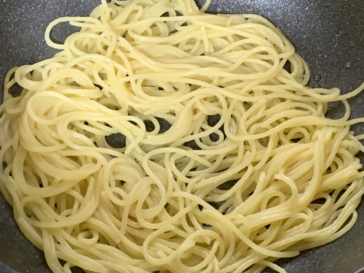 ＠もつ tweet media